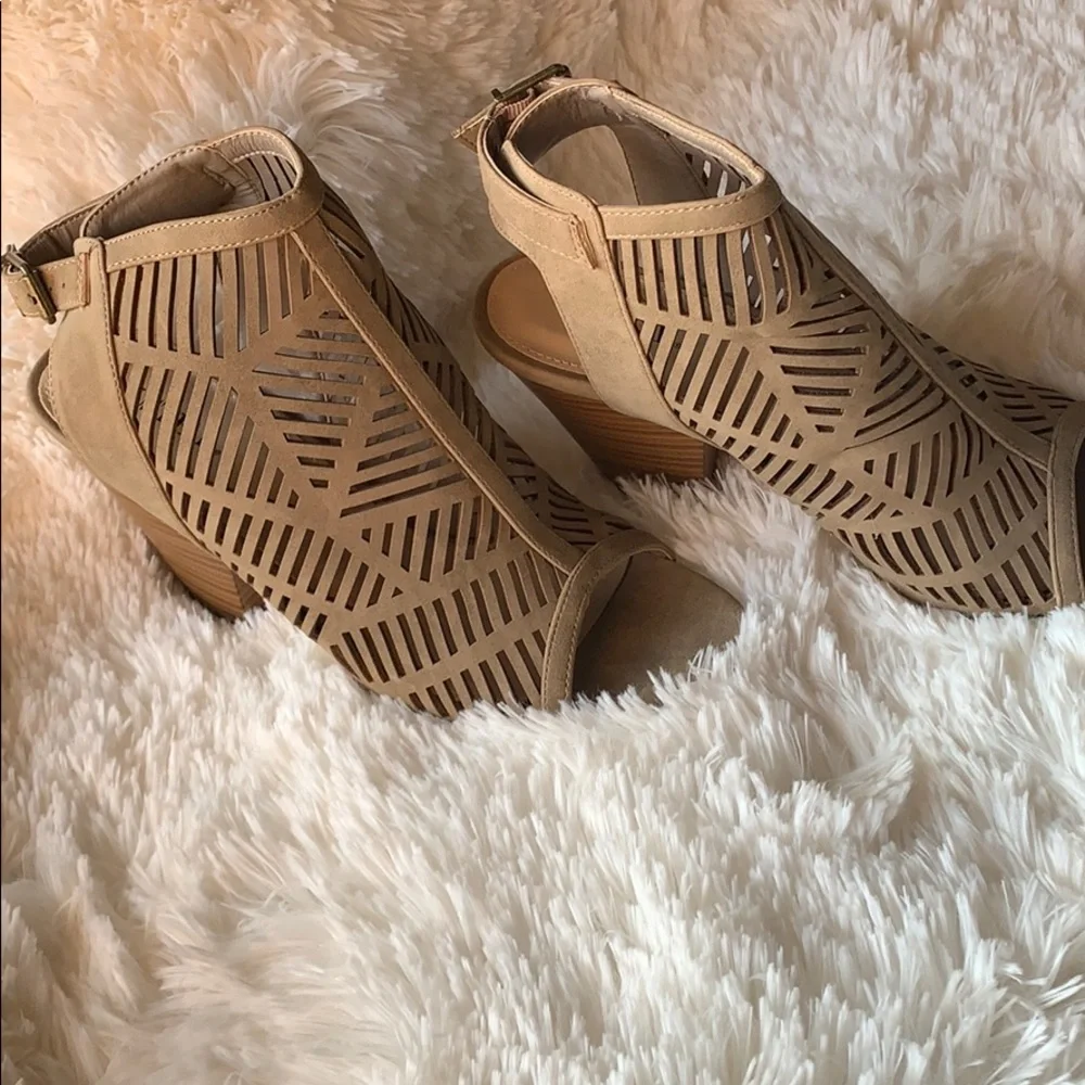 Justfab coral‎ dress heeled sandals taupe color 9.5